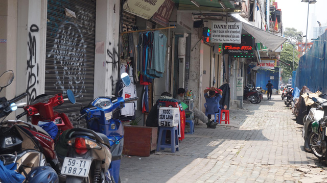 Cung đường vàng chờ giải phóng lô cốt sau 7 năm - Ảnh 11. Cung đường vàng chờ giải phóng lô cốt sau 7 năm - Ảnh 11.