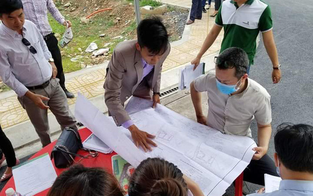 Đất nền đã khó lướt sóng, nhưng vẫn là mảnh đất màu mỡ hái ra tiền - Ảnh 1. Đất nền đã khó lướt sóng, nhưng vẫn là mảnh đất màu mỡ hái ra tiền - Ảnh 1.