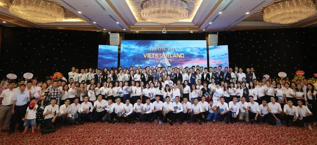 Vietstarland Top 1 nhà phân phối BĐS Vinhomes lớn nhất hệ thống miền Bắc - Ảnh 1. Vietstarland Top 1 nhà phân phối BĐS Vinhomes lớn nhất hệ thống miền Bắc - Ảnh 1.