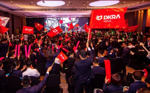 Trước khi muốn làm khách sạn 5 tỷ USD tại Hải Phòng, Kinh Bắc City từng ấp ủ xây tòa nhà cao nhất Việt Nam nhưng sau hơn 10 năm bán đi mua lại vẫn chưa thể triển khai