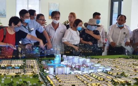 Tháng 10, doanh nghiệp bất động sản sẽ hết tiền?