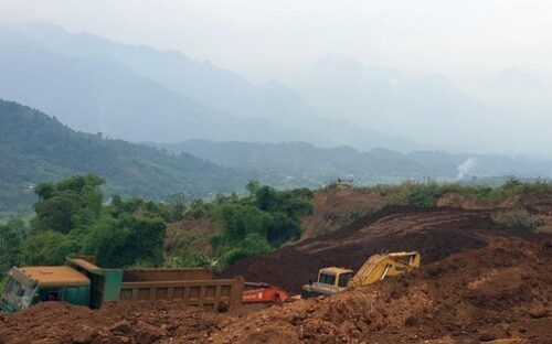 Bỏ cọc đấu giá đất: Lợi dụng 'thổi giá', hệ luỵ không lường