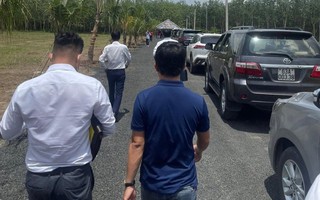 Bán “cắt lỗ” không được, nhiều nhà đầu tư quay xe chờ cuối năm