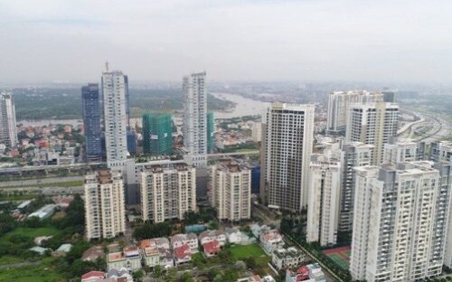 Lạ lùng BĐS: Chỗ tranh mua siêu đắt, nơi xả bán như 'rau'