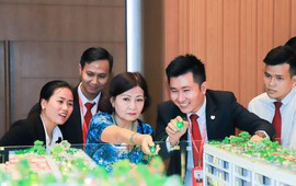 TS. Sử Ngọc Khương: “Nhà đầu tư dùng đòn bẩy tài chính lớn sẽ phải tìm cách đẩy hàng, cơ hội cho người có sẵn tiền”