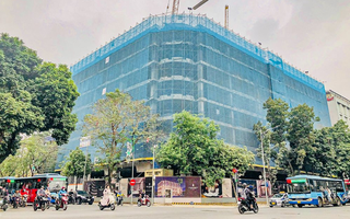 Hà Nội “khát” chung cư, lộ diện dự án căn hộ hàng hiệu giữa phố cổ đang khẩn trương hoàn thiện 1 Hà Nội “khát” chung cư, lộ diện dự án căn hộ hàng hiệu giữa phố cổ đang khẩn trương hoàn thiện