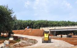 Hòa Bình lý giải về Dự án khu đô thị gần 100ha 'xẻ núi' khi chưa được cấp phép 8 Hòa Bình lý giải về Dự án khu đô thị gần 100ha 'xẻ núi' khi chưa được cấp phép