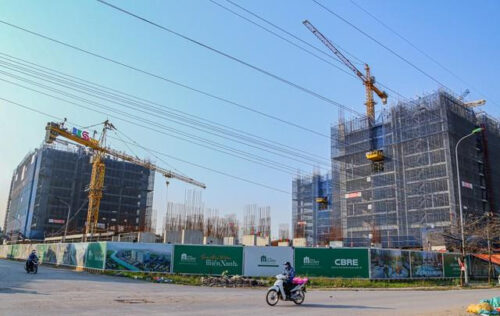 Lãi suất hạ nhiệt, người mua nhà vẫn không dám liều xuống tiền: “Nếu không trả được tôi có thể mất nhà” 7 Lãi suất hạ nhiệt, người mua nhà vẫn không dám liều xuống tiền: “Nếu không trả được tôi có thể mất nhà”