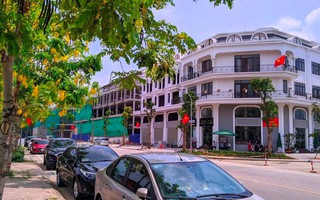 Chuyện lạ bán nhà đất thời khó, nhận cọc nửa tỷ đồng chủ nhà vẫn lo khách bùng kèo: “Người ta không mua nữa thì tôi biết bán cho ai?” 8 Chuyện lạ bán nhà đất thời khó, nhận cọc nửa tỷ đồng chủ nhà vẫn lo khách bùng kèo: “Người ta không mua nữa thì tôi biết bán cho ai?”