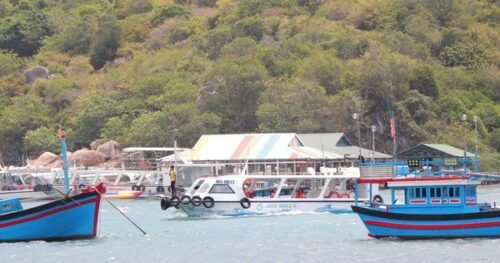 Kỷ luật nhiều cán bộ liên quan đến xây dựng trái phép tại vịnh Vĩnh Hy