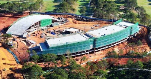 'Ngó lơ' công trình không phép trên sân golf