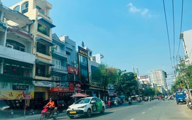 Một tuyến đường trung tâm Tp.HCM không có một bằng thuê nào bị bỏ trống, thậm chí khách giành nhau thuê, lộ lý do khó tin phía sau