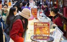 Vì sao có tục mua vàng ngày vía thần Tài?