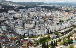 Vay thế chấp “nhà trên giấy”: NHNN khẳng định không ảnh hưởng, HoREA nói quy định chưa rõ ràng