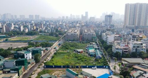 Phó Thống đốc: 'Chúng tôi không bao giờ siết tín dụng bất động sản'