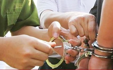 Bắt chủ tịch xã và 4 thuộc cấp liên quan chuyển nhượng đất trái phép ở Thái Bình