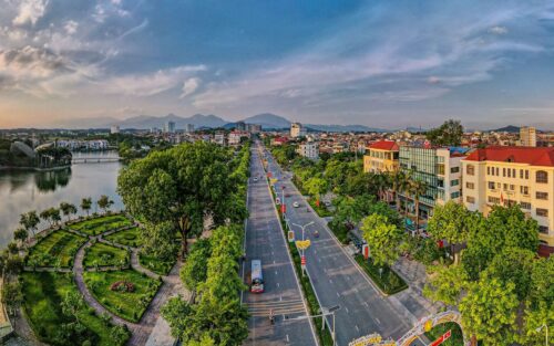 "Đắp chiếu" sau 14 năm, toà TTTM 1.200 tỷ tại Vĩnh Phúc bất ngờ "hồi sinh", dự kiến hoàn thành vào tháng 4 tới