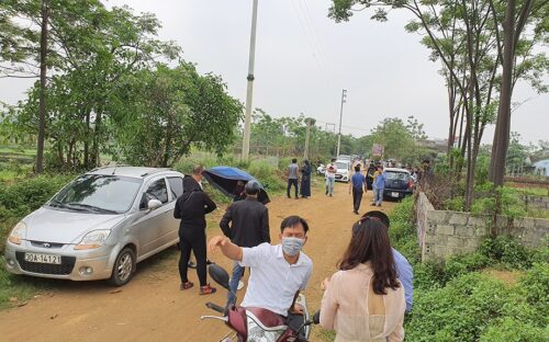 "Thị trường bất động sản nhạy cảm với thông tin quy hoạch, không ít vụ người dân nháo nhào đổ xô đi thu mua gom bất động sản" 1 "Thị trường bất động sản nhạy cảm với thông tin quy hoạch, không ít vụ người dân nháo nhào đổ xô đi thu mua gom bất động sản"