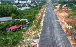 Đường qua khu đô thị cao cấp ở Huế như 'bẫy người'