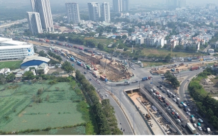 Hàng loạt công trình giao thông trọng điểm của TP.HCM bứt tốc, vì sao?