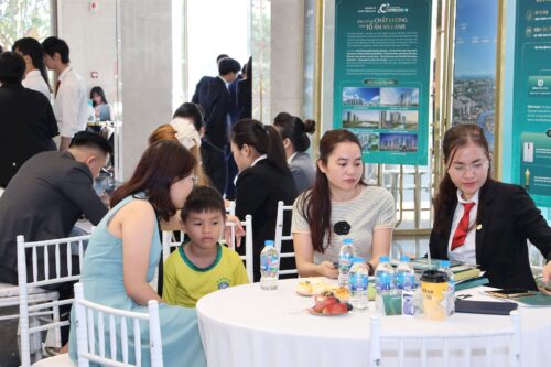 “Ra Tết, tôi vội đi tìm mua căn hộ”