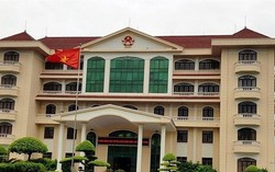 Hà Nội: Những căn nhà cũ nát "nhìn thôi đã muốn bỏ chạy" nhưng có giá cả trăm tỷ, là nơi ở của chục hộ gia đình, phải nấu ăn trong nhà vệ sinh