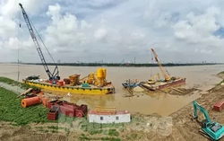 Shophouse chân đế chung cư ế ẩm, nhiều chủ ồ ạt rao bán